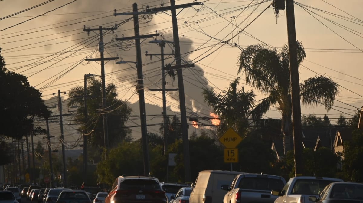 Bay Area Air Quality Management investigates Chevron flare