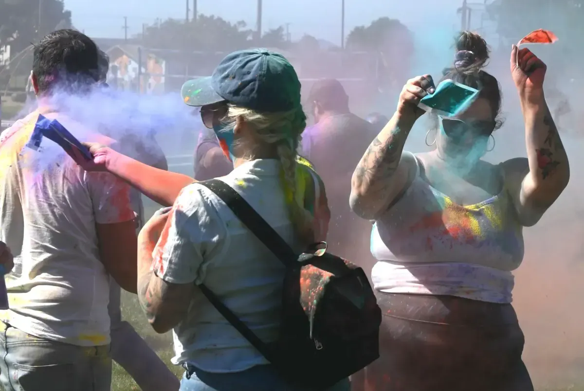 Richmond celebrates Holi with color, community at Nicholl Park