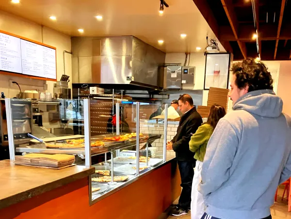 Raymond's Pizzeria