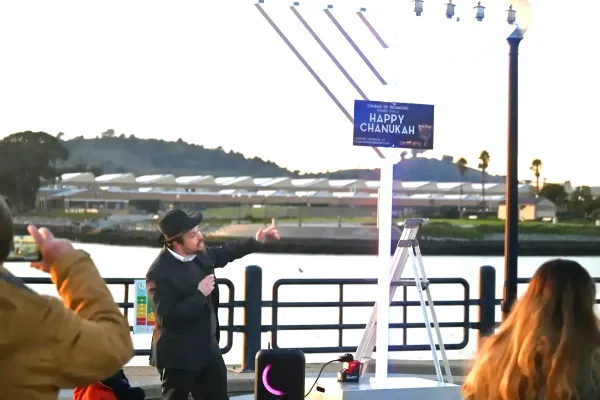Richmond celebrates Hanukkah